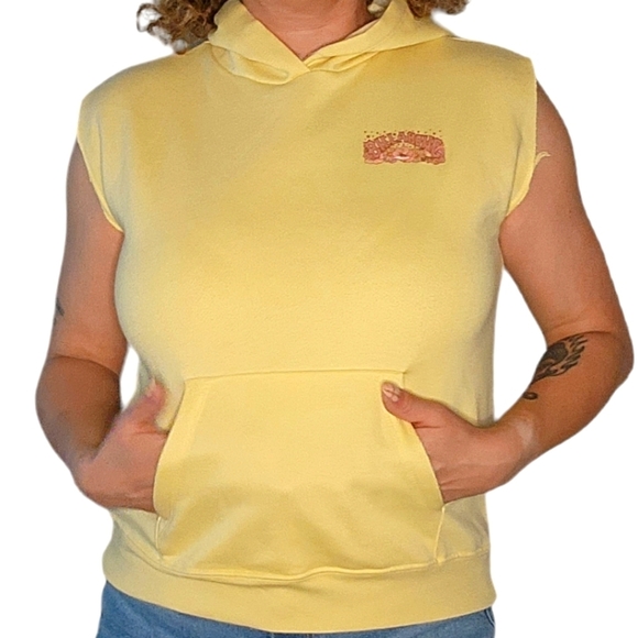Billabong Size Medium Printed Pullover Sleeveless Hoodie Yellow Cutoff Sleeves - Picture 3 of 6